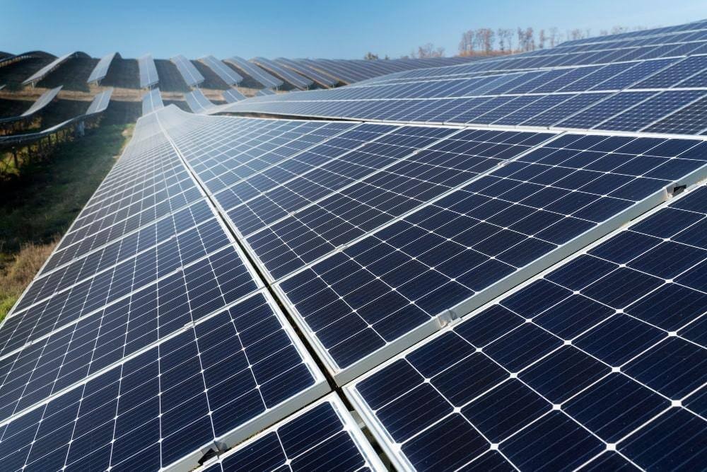 Indian Oil Plans 5-6 GW Renewable Energy Projects in Green Expansion.